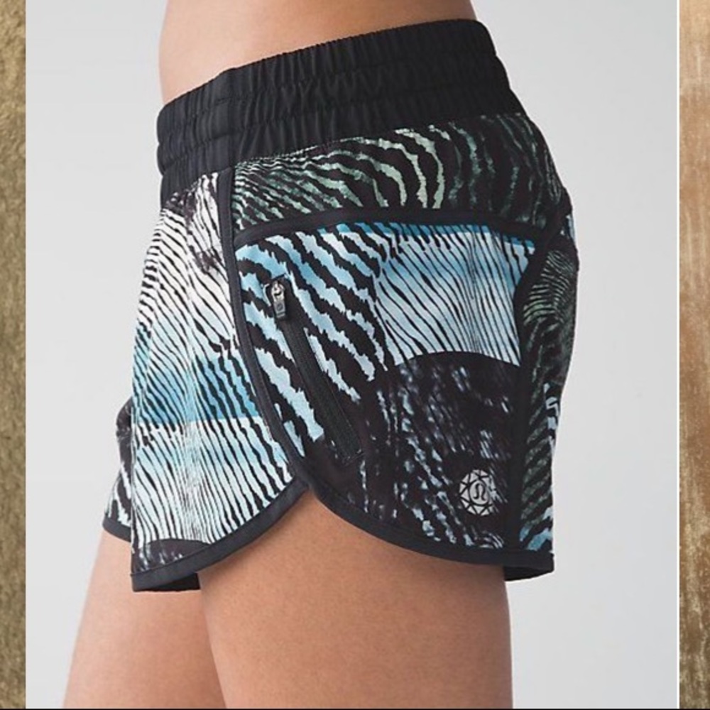 Lululemon Tracker Short III in Secret Society - Picture 1 of 7
